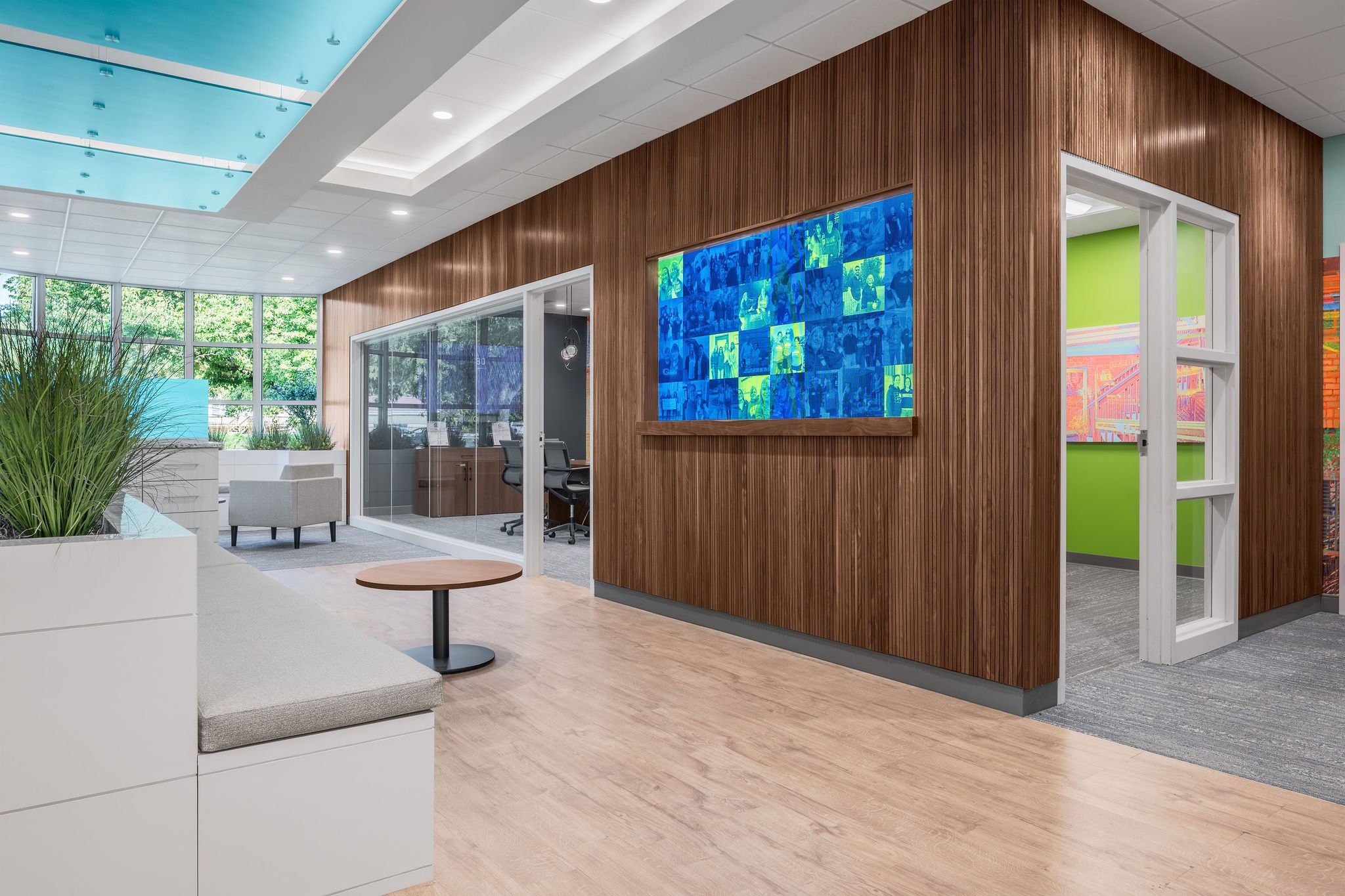 LED vs. LCD Digital Displays: Which is Best For Your FI?